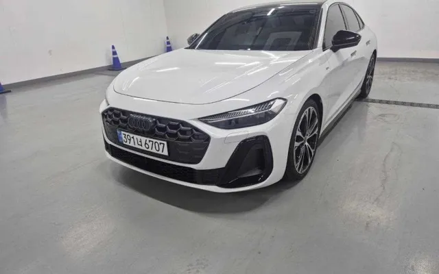 인천외제중고차시세 A5 (B10) 40 TFSI 콰트로 S-라인 블랙 에디션 매물 사진 16 - 2026/01 3,908km